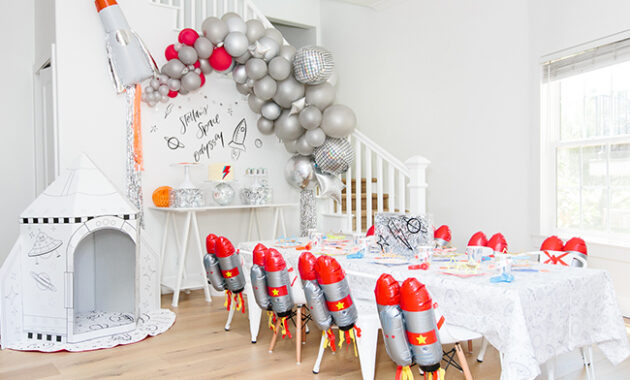 Birthday Party Outer Space Odyssey theme