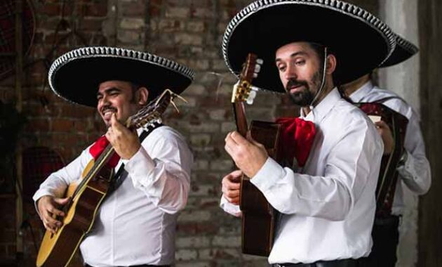 What Are the Mexican Birthday Traditions? The Mariachi - Serenading Birthdays
